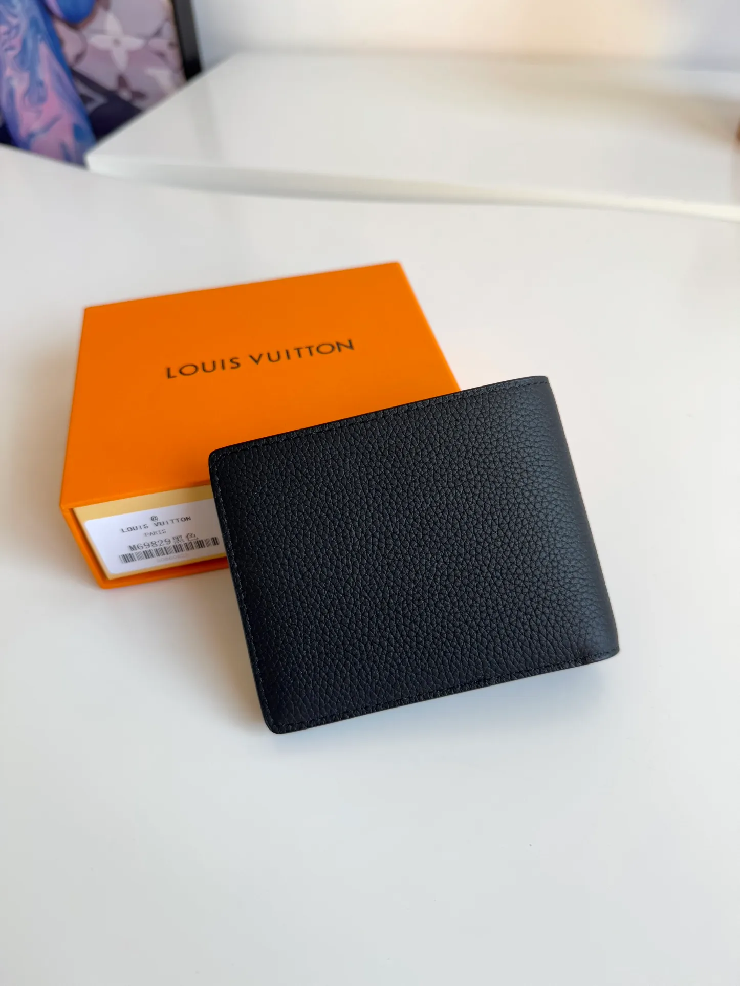 P360🇫🇷Overseas original single M69829 black exclusive real shot! The LV Aerogram Multiple Wallet puts a new spin on a classic design. Exquisite craftsmanship gives the cow leather a rich grain texture, and the metal LV letters mark the brand identity. It can be easily matched with LV Aerogram series handbags. Size: 11.5×9×1.5cm