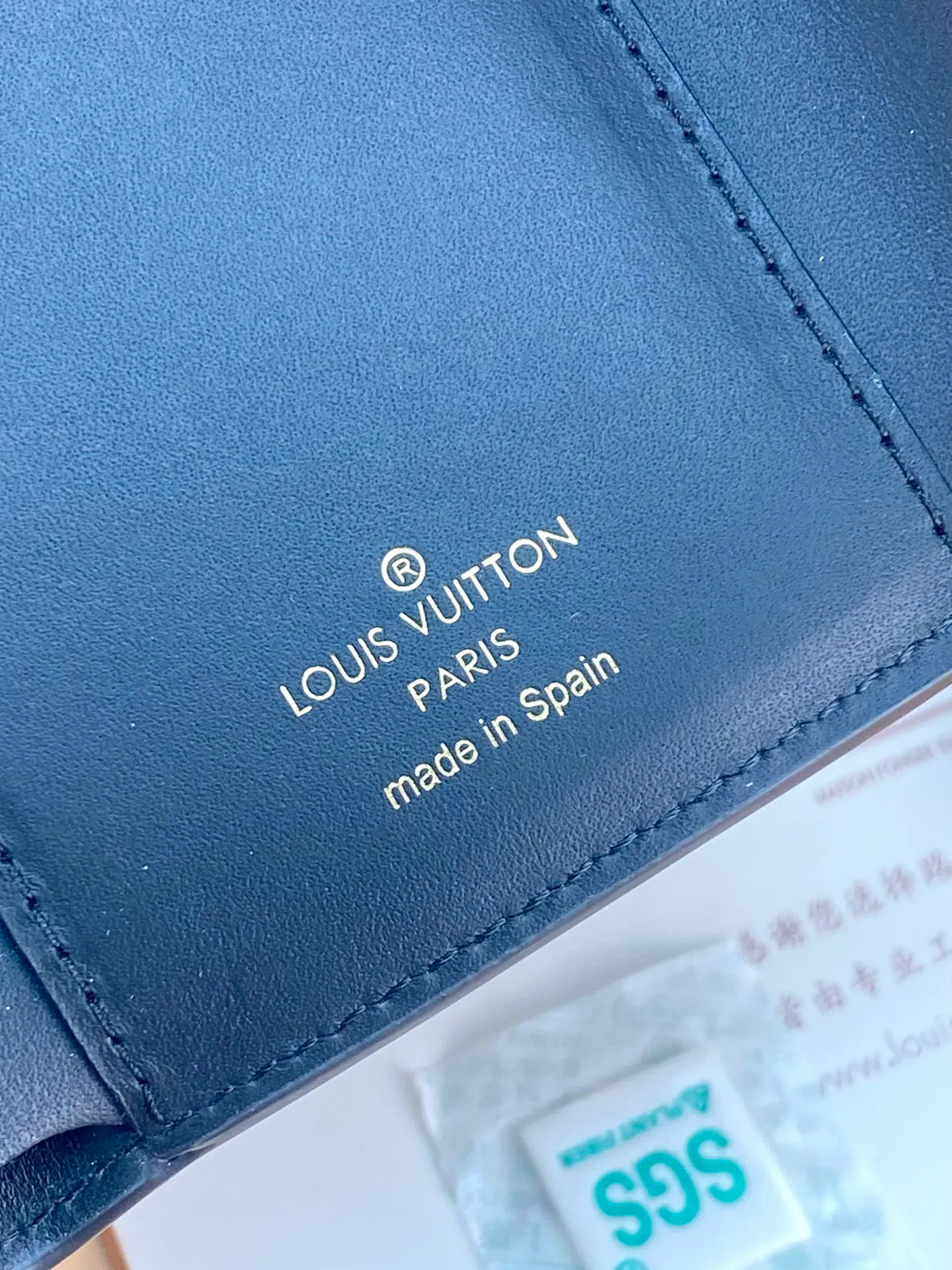 💰600 M68725 Daphne! Dauphine Short Wallet Inspired by the design of the classic Dauphine handbag, the Dauphine short wallet is made of Monogram canvas and Monogram Reverse canvas, with elegant calfskin trim and embellishments with the iconic elements of the Dauphine series. size:12x9.5x3.5cm.