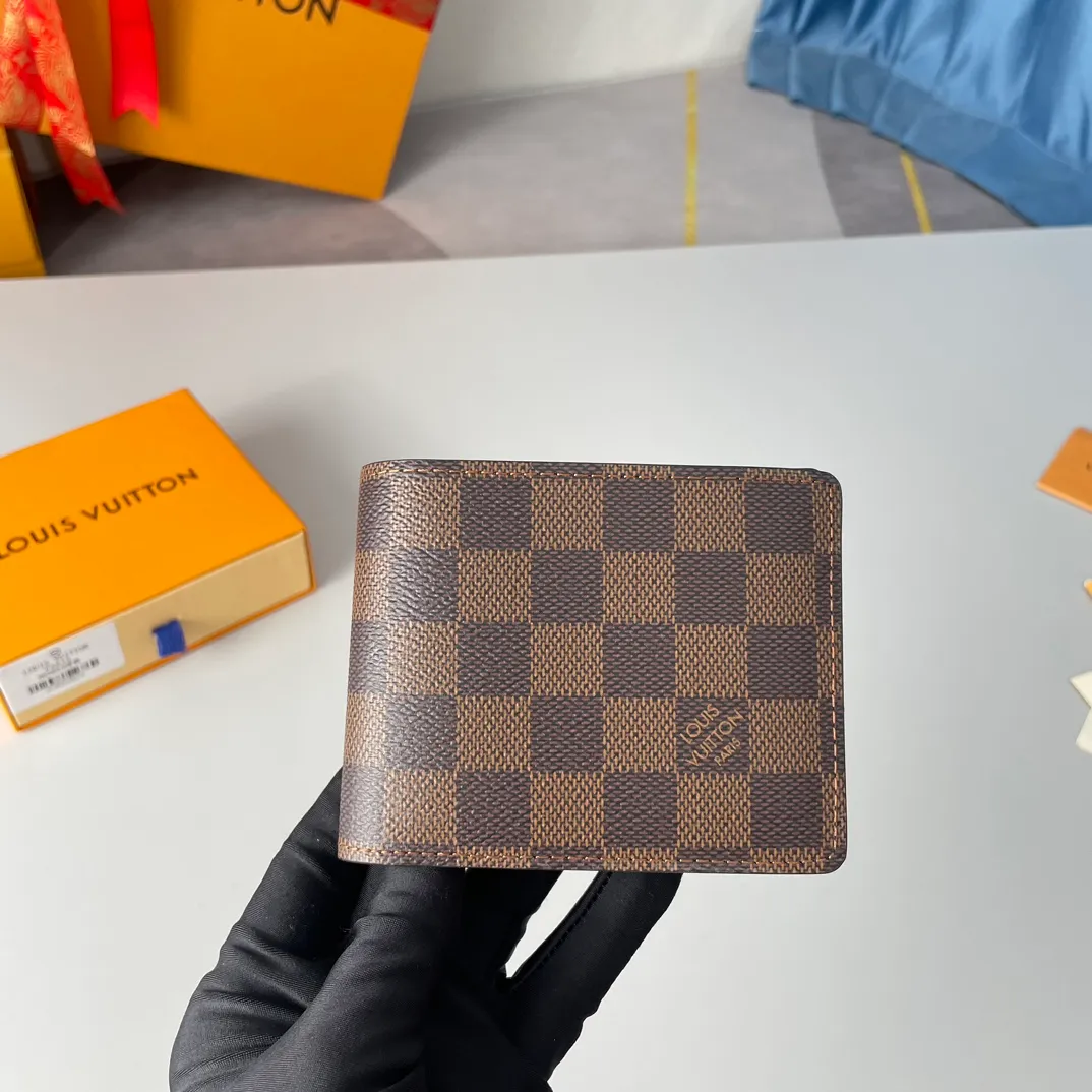 P220🇫🇷Exclusive real shot of overseas original order N60895! This Multiple wallet is made of Damier canvas and can store credit cards, banknotes, receipts, etc. Size: 11×9cm