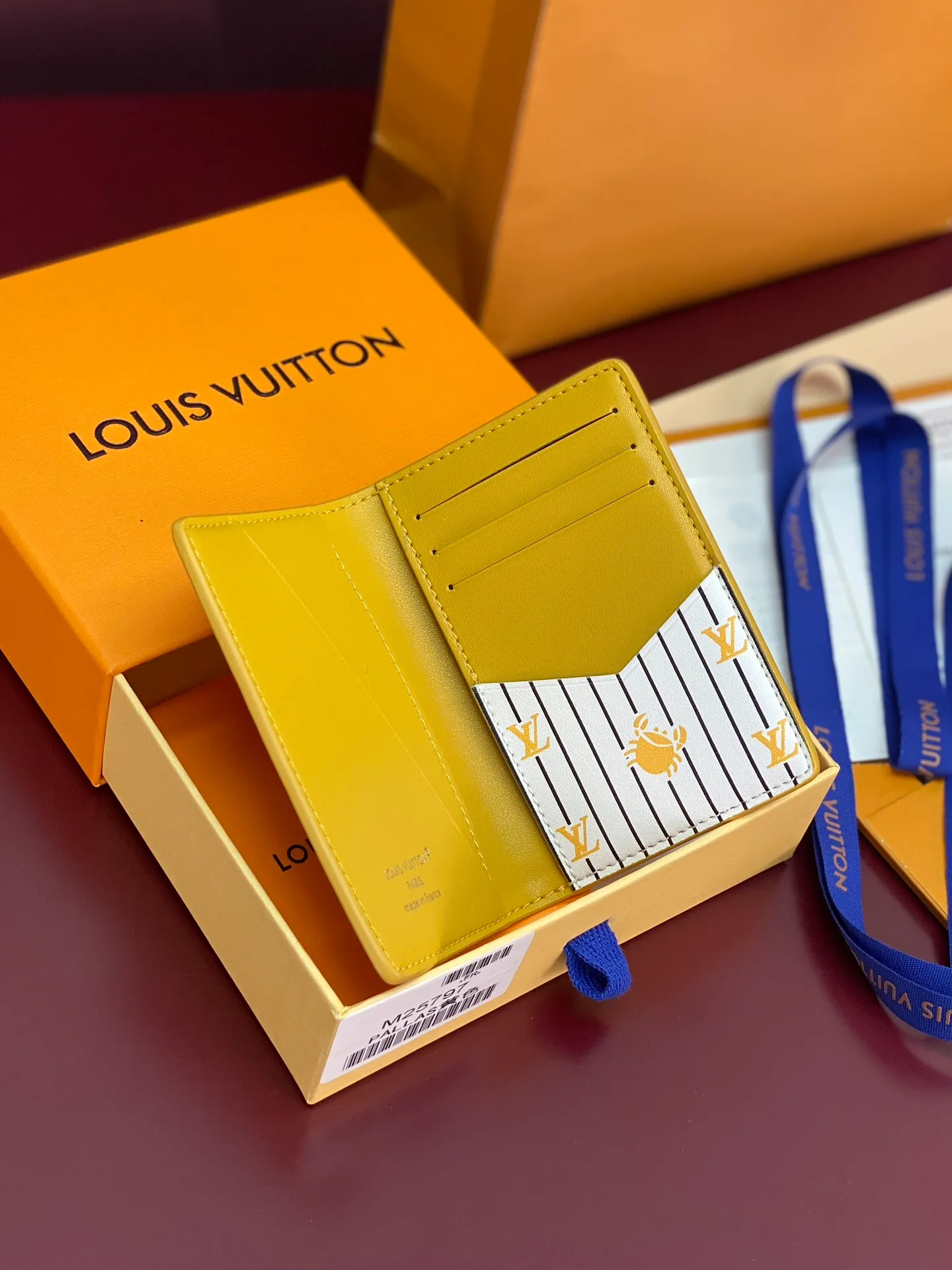 M25797 Yellow! 🦀Pocket Wallet, This pocket wallet is made of grained Epi leather dip-dyed in bright colors, and its fine embossing combines artistic beauty with tough texture. The LV letters on the front and inner stripes are rich in details, and the inner and outer pockets and card slots complete functional considerations.  11 x 1 x 8 cm (height x width x length). 💰360