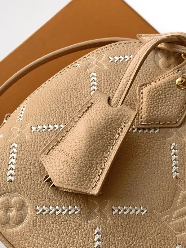 All Categories Official Website "Brand Women's Bags" Women's Bags 💙 LV 2026 New LV Crossbody Bag