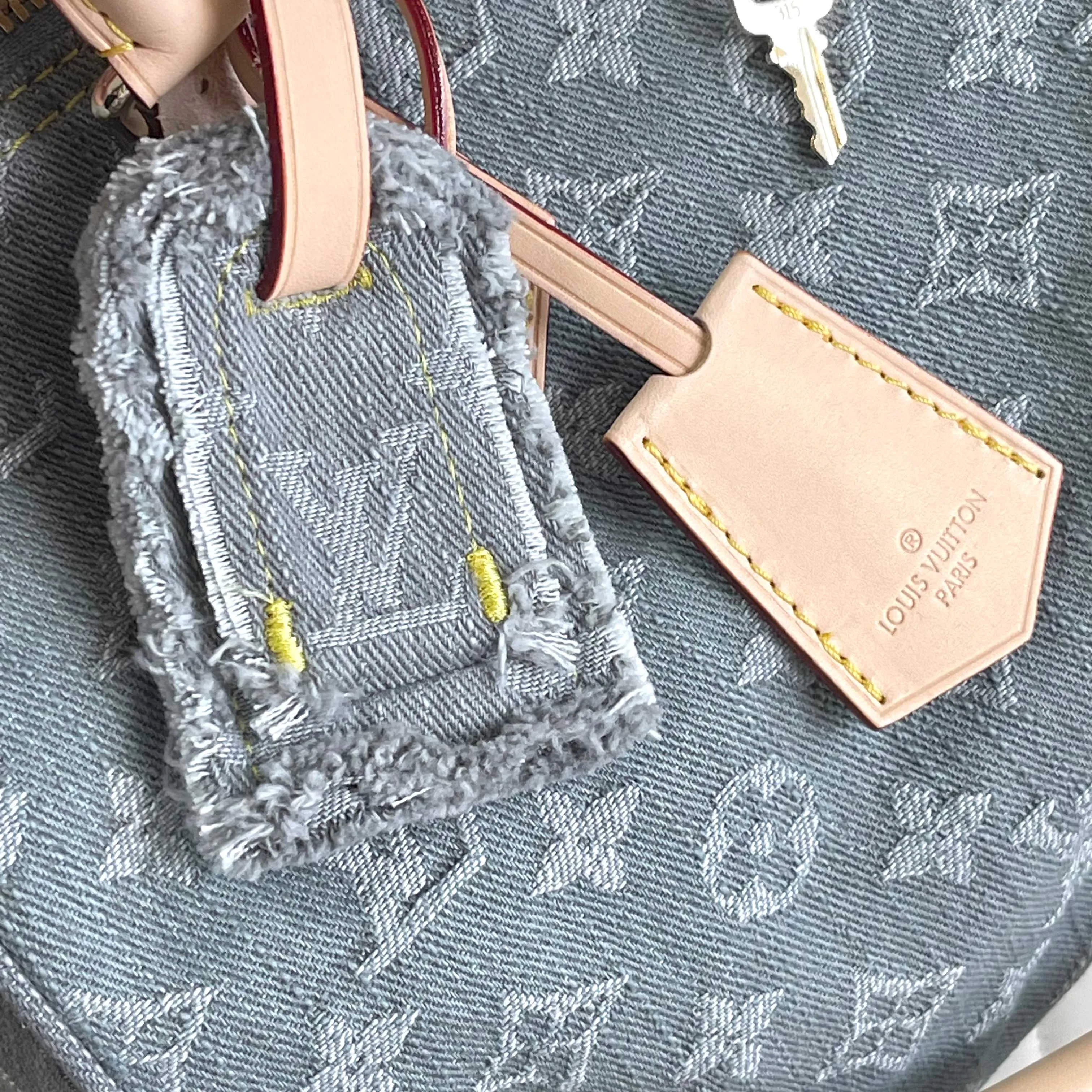 All Categories Official Website "Brand Women's Bags" Women's Bags 💙 LV LV 2026 New Handheld Shoulder Bag
