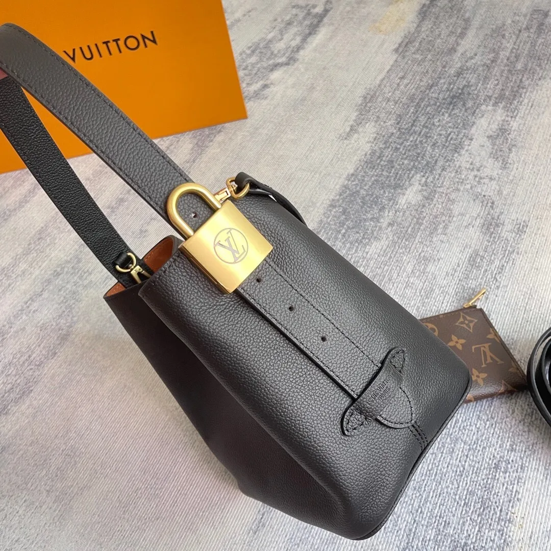 All Categories Official Website "Brand Women's Bags" Women's Bags 💙 LV 2025 New LV Crossbody Bag