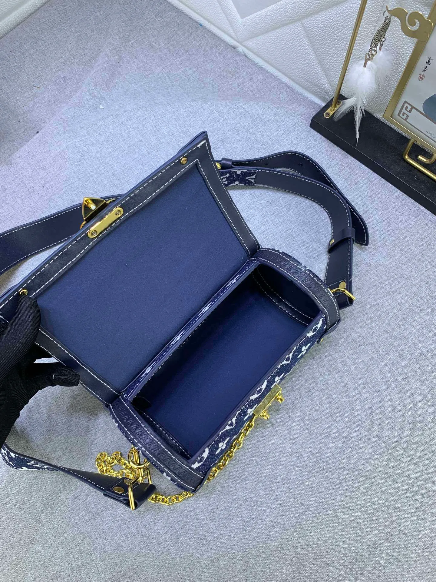 All categories Official website "Brand Women's Bags" Women's bags 💙 LV upgraded original barrel bag Papillon BB handbag prefall 2021 autumn and winter series new Papillon trunk toile monogram handbag chooses Monogra with Monogram print