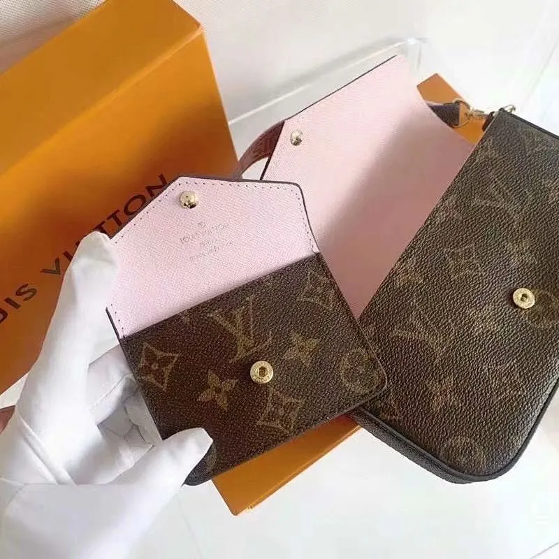 All categories Official website "Brand Women's Bags" Women's Bags 💙 LV 2022 Official New LV Crossbody Bag Wholesale 5800750 High Quality Specifications: 17-9.6-3.5 CM