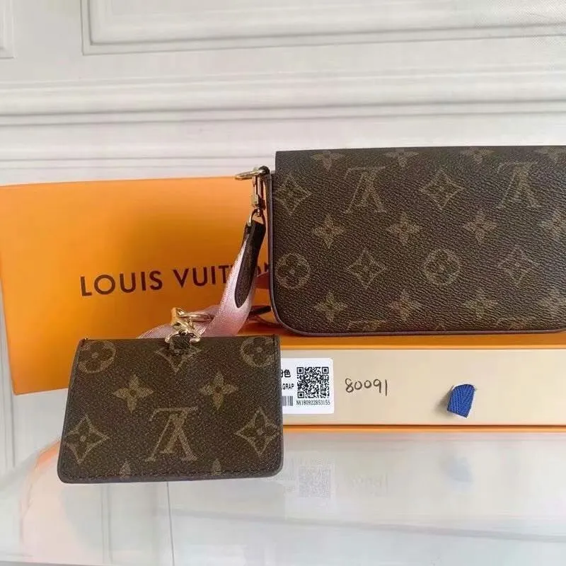 All categories Official website "Brand Women's Bags" Women's Bags 💙 LV 2022 Official New LV Crossbody Bag Wholesale 5800750 High Quality Specifications: 17-9.6-3.5 CM