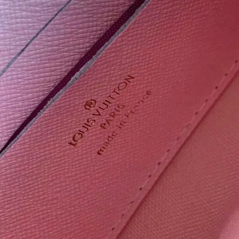 All categories Official website "Brand Women's Bags" Women's Bags 💙 LV 2022 Official New LV Crossbody Bag Wholesale 5800750 High Quality Specifications: 17-9.6-3.5 CM