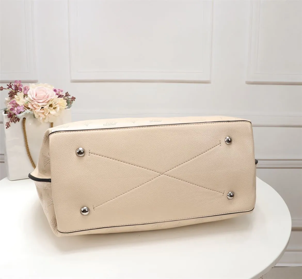 All categories Official website "Brand Women's Bags" Women's Bags 💙 LV 2022 Official New LV Handbag Wholesale 58001500 High Quality Size: 35-40-17 CM