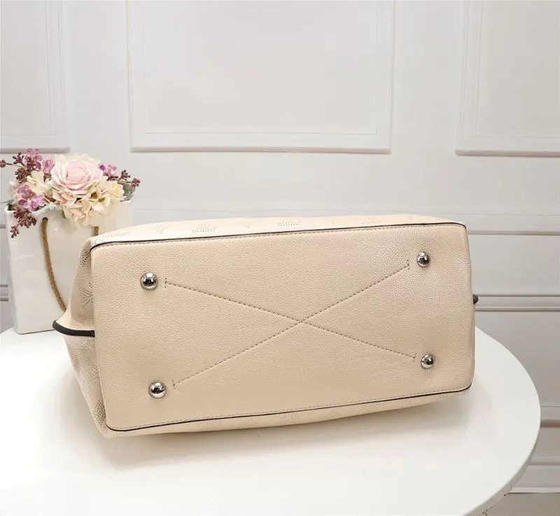 All categories Official website "Brand Women's Bags" Women's Bags 💙 LV 2022 Official New LV Handbag Wholesale 58001500 High Quality Size: 35-40-17 CM