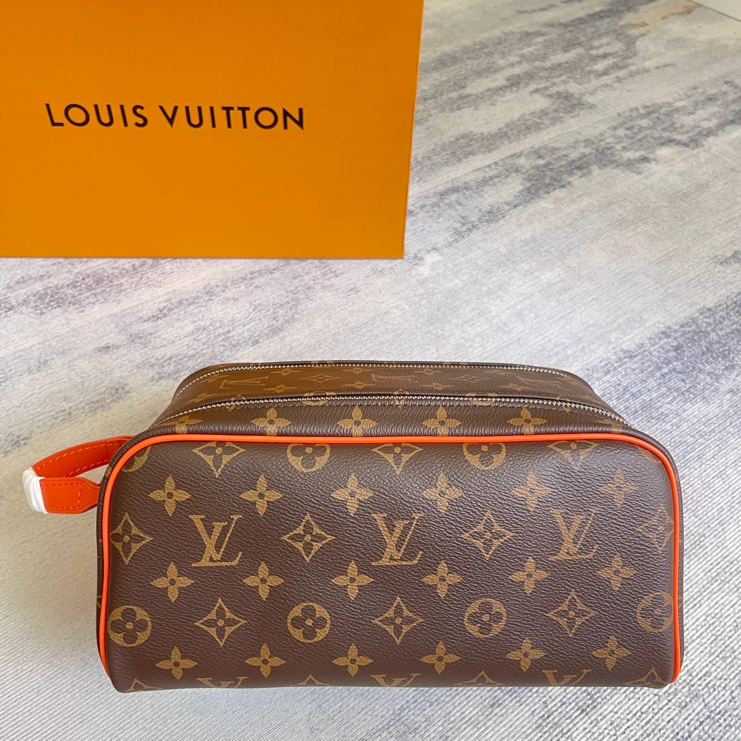 All categories Official website "Brand Women's Bags" Women's Bags 💙 LV 2025 new LV toiletry bag