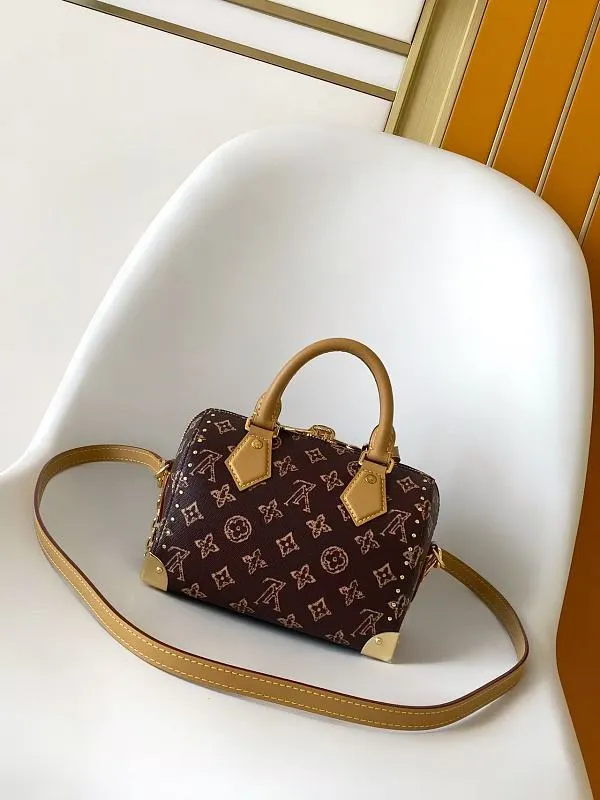 All Categories Official Website "Brand Women's Bags" Women's Bags 💙 LV 2026 New LV Crossbody Bag