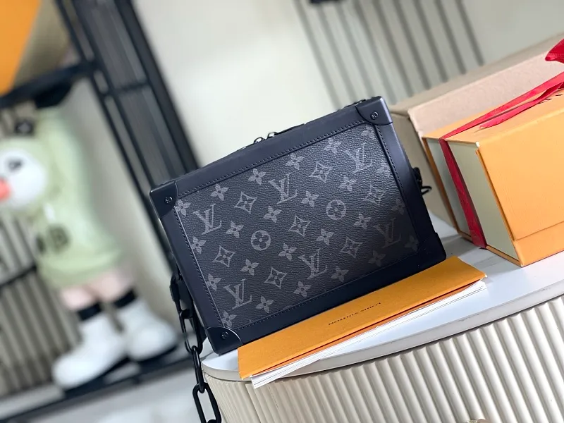 All categories 💚 Authentic bags 💚 LV 2026 new LV top replica clutch bag
