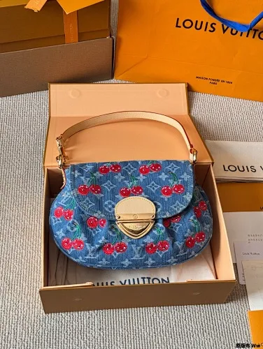All categories Official website "Brand Women's Bags" Women's Bags 💙 LV 2025 new LV armpit bag