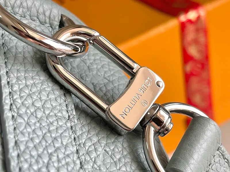All Categories 💚 Authentic Grade Bags 💚 LV 2026 New LV Top Replica Crossbody Shoulder Bag