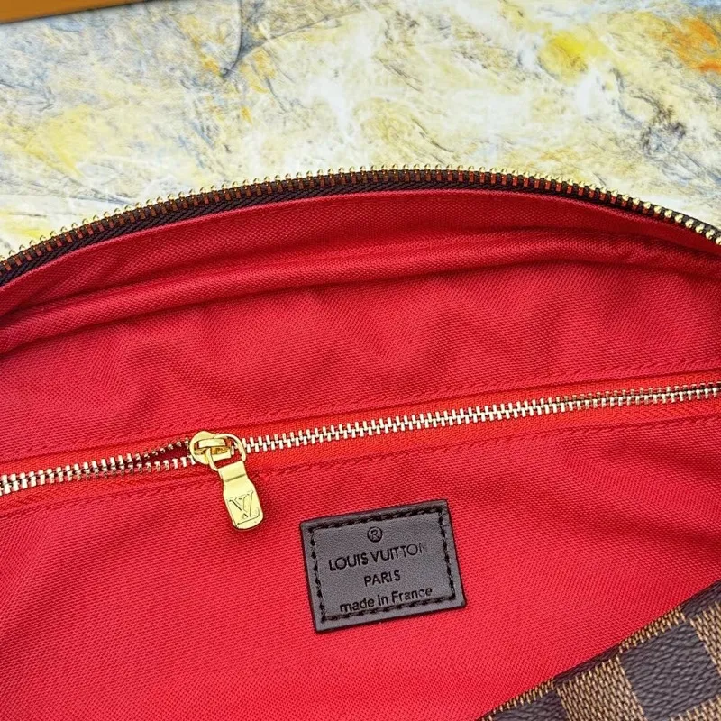 All categories Official website "Brand Women's Bags" Women's Bags 💙 LV 2025 new LV toiletry bag