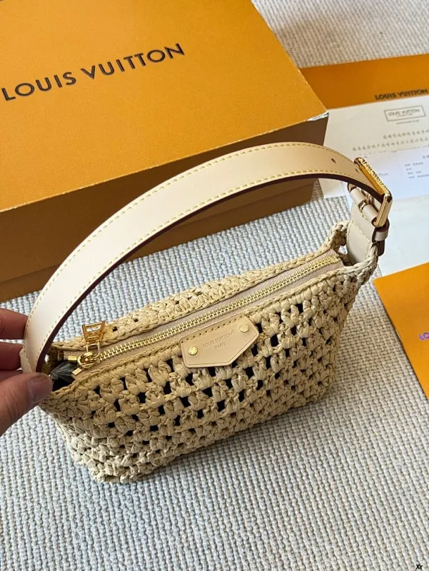 All categories Official website "Brand Women's Bags" Women's Bags 💙 LV 2025 new LV armpit bag