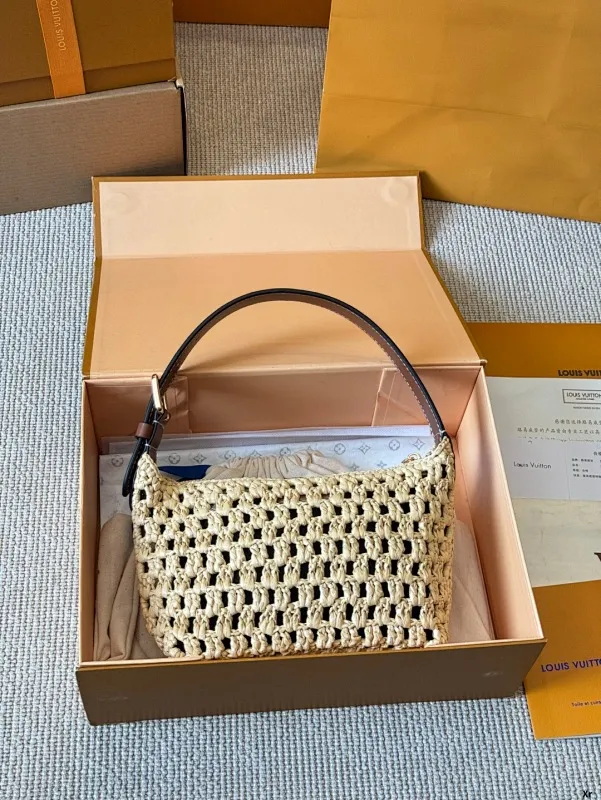 All categories Official website "Brand Women's Bags" Women's Bags 💙 LV 2025 new LV armpit bag