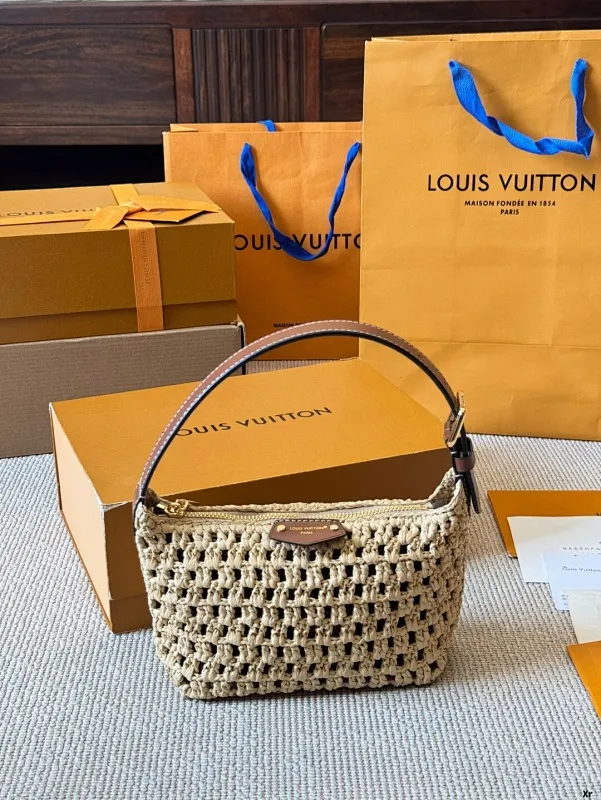 All categories Official website "Brand Women's Bags" Women's Bags 💙 LV 2025 new LV armpit bag