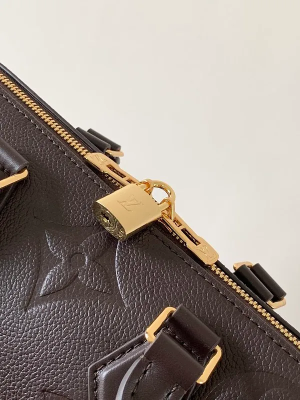 All categories Official website "Brand Women's Bags" Women's Bags 💙 LV 2026 new LV hand-held crossbody bag