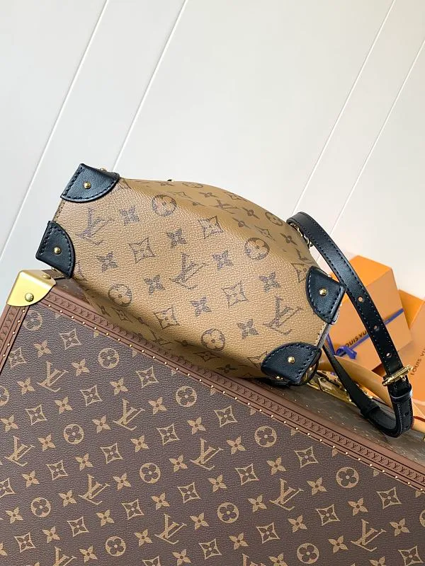 All Categories Official Website "Brand Women's Bags" Women's Bags 💙 LV 2026 New LV Crossbody Bag