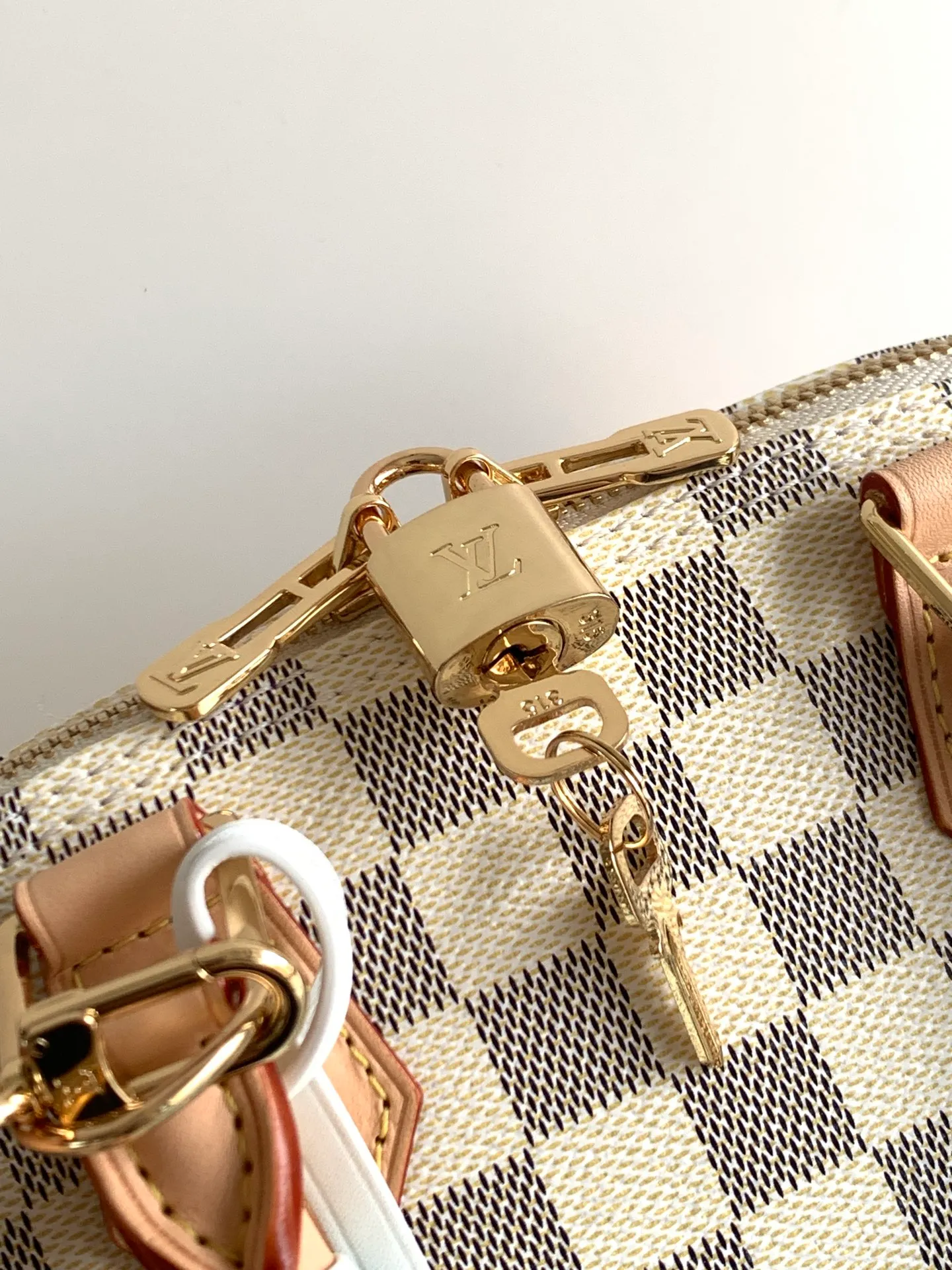 All Categories Official Website "Brand Women's Bags" Women's Bags 💙 LV 2026 New LV Crossbody Bag