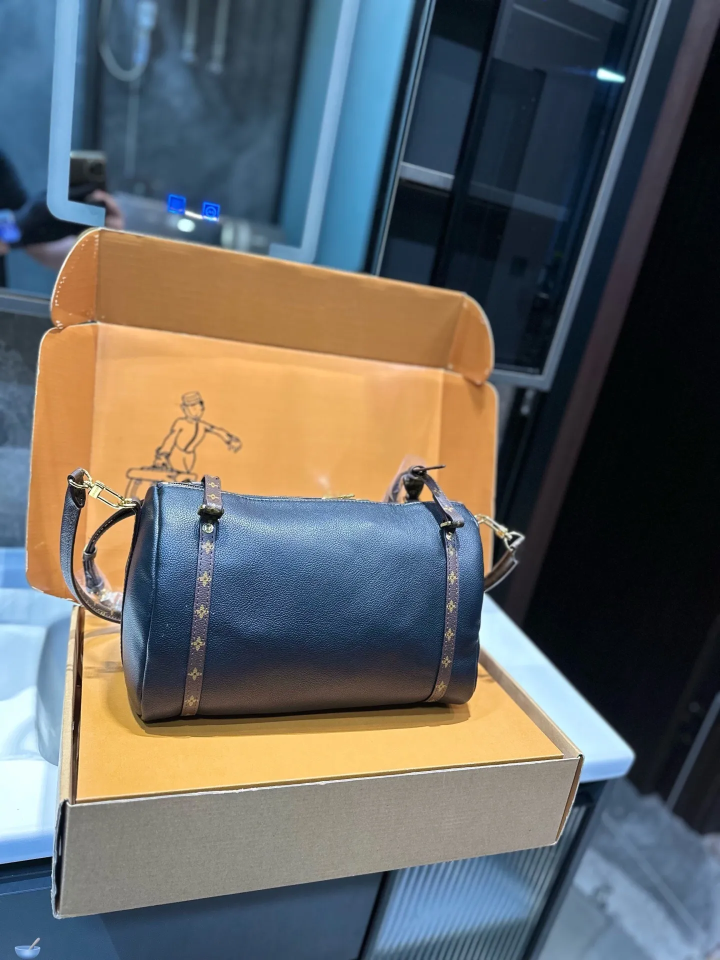 All Categories Official Website "Brand Women's Bags" Women's Bags 💙 LV 2025 New LV Crossbody Bag