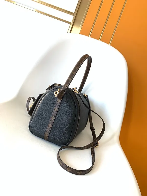 All Categories Official Website "Brand Women's Bags" Women's Bags 💙 LV 2026 New LV Crossbody Bag