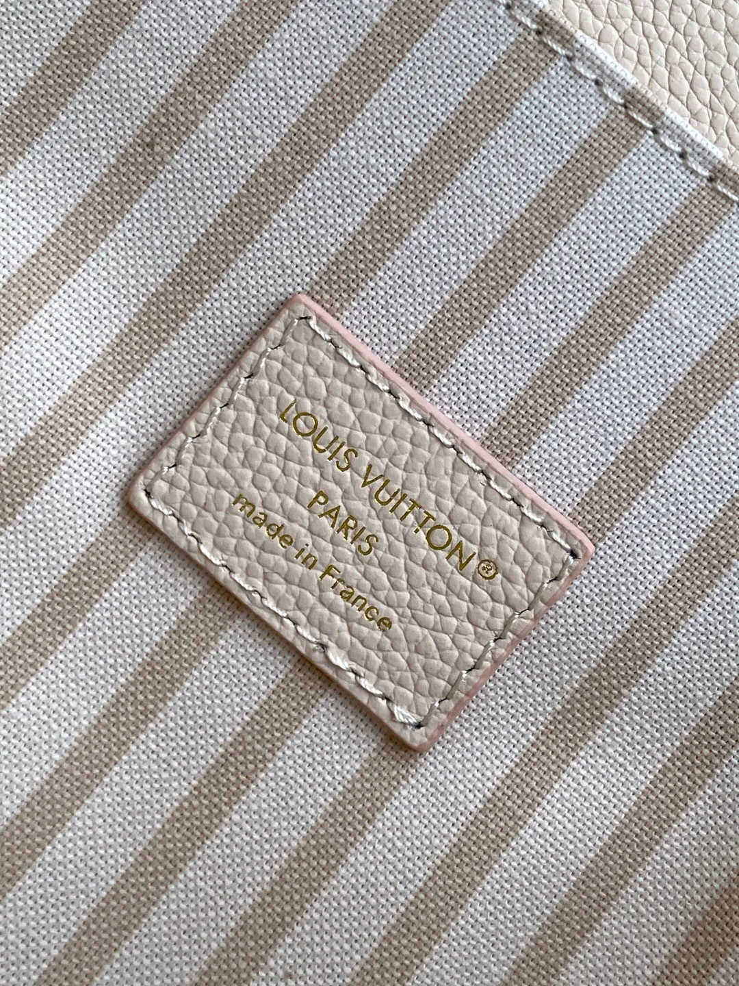 All Categories Official Website "Brand Women's Bags" Women's Bags 💙 LV 2025 New LV Crossbody Bag