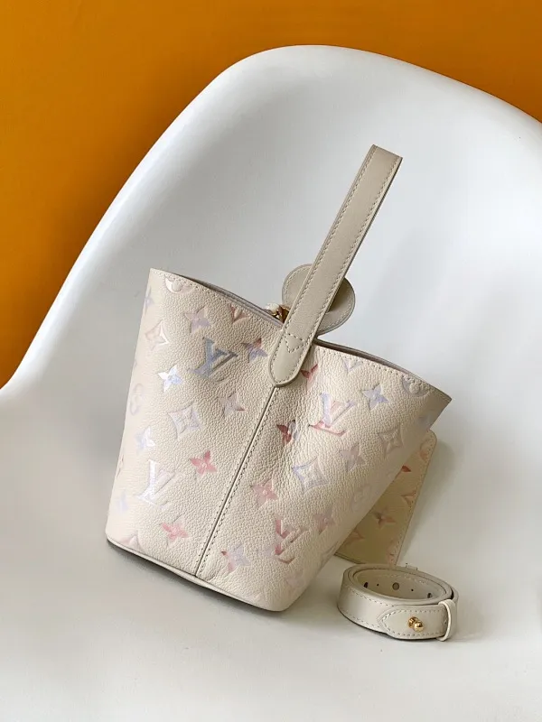 All Categories Official Website "Brand Women's Bags" Women's Bags 💙 LV 2025 New LV Crossbody Bag