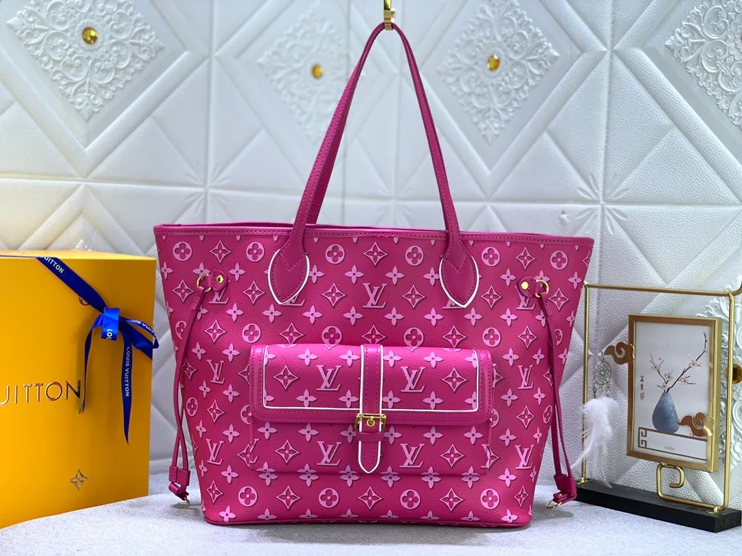 All Categories Official Website "Brand Women's Bags" Women's Bags 💙 LV upgraded original version [NEVERFULL Medium Handbag] (new silk screen shopping bag) The classic lines of the Never full MM handbag are made of colorful Monogram canvas and external front pockets, giving it a retro feel. Gold hardware - including pocket buckles - and leather