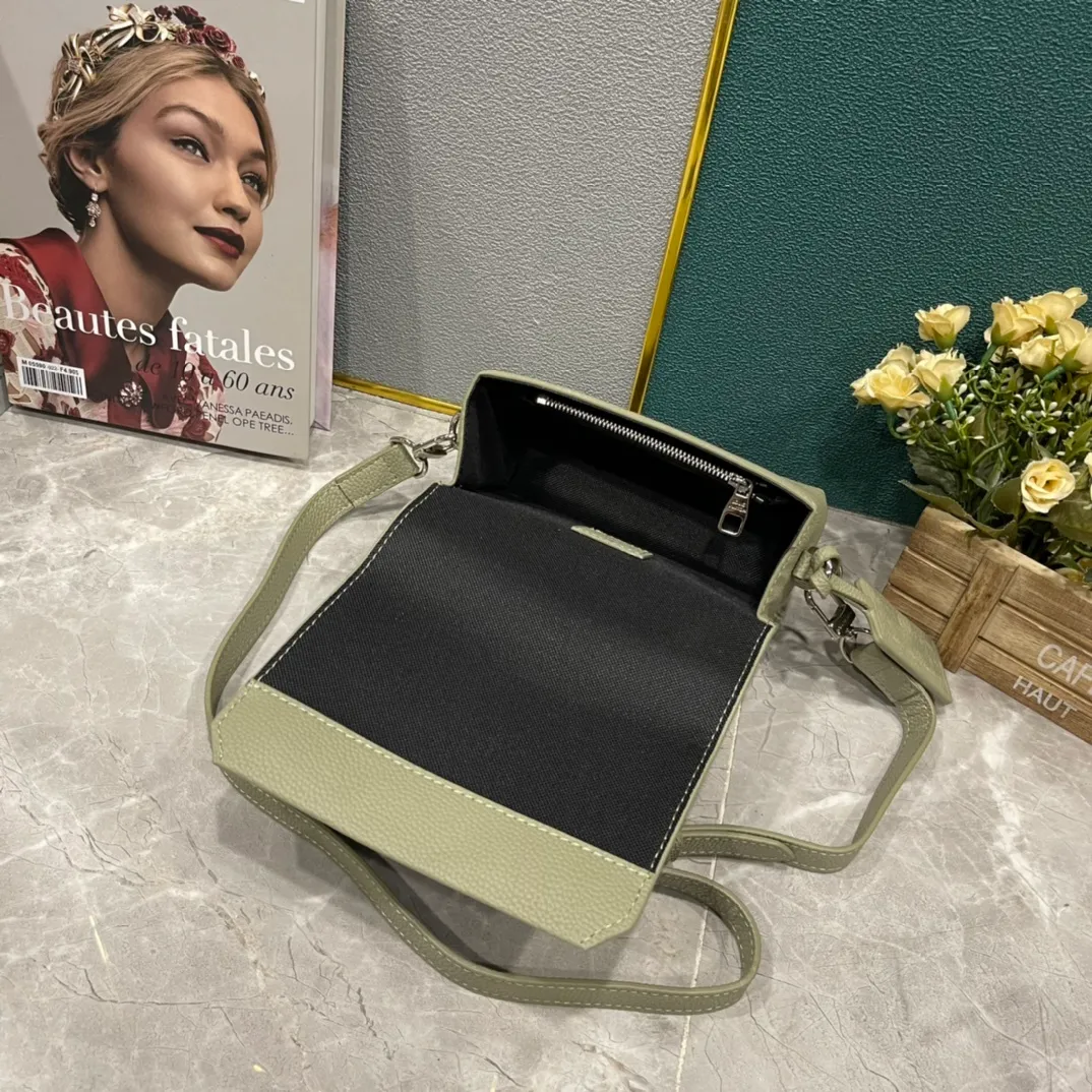 All Categories Official Website "Brand Women's Bags" Women's Bags 💙 LV 2023 New LV Crossbody Bag