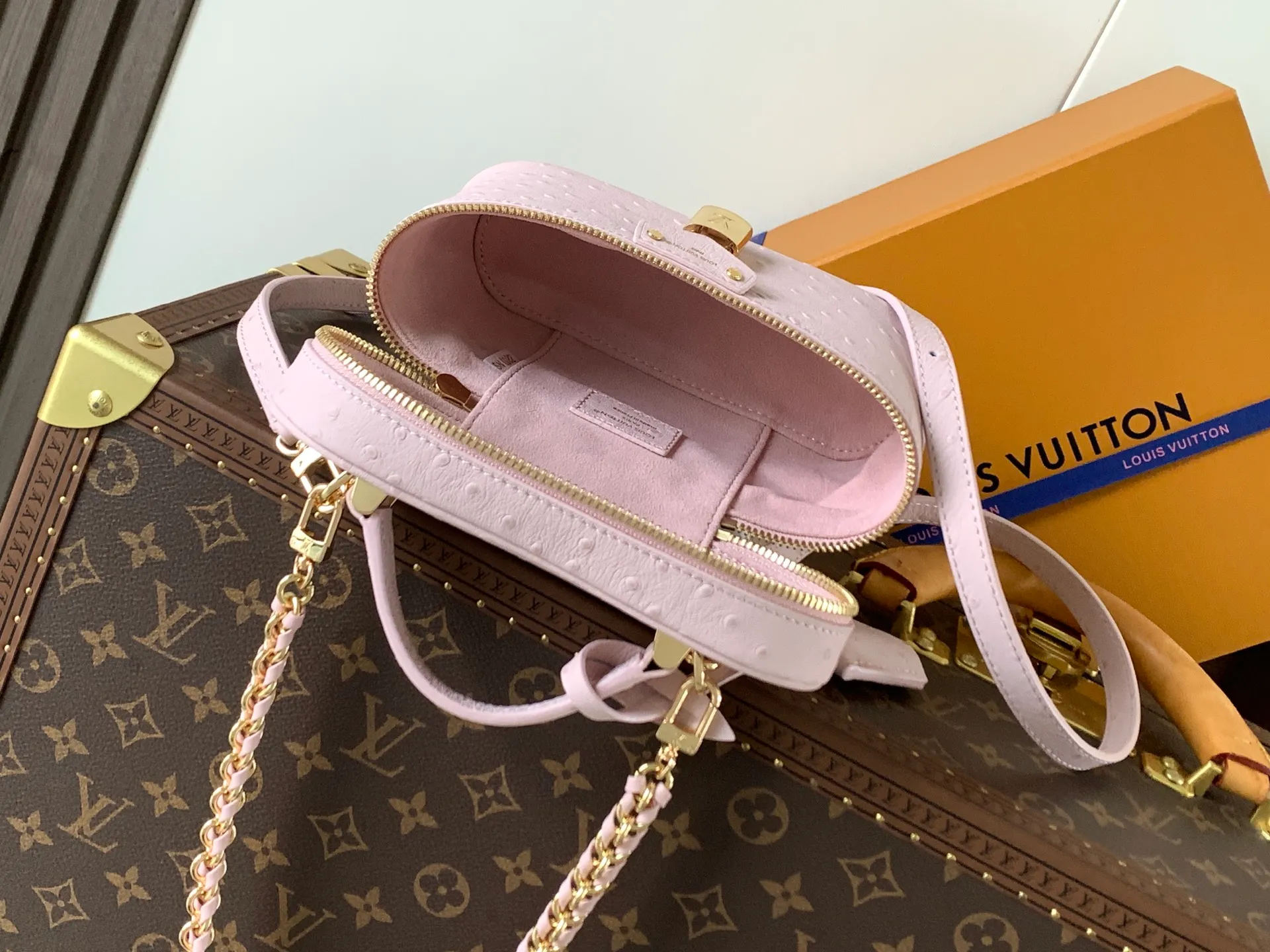 All Categories Official Website "Brand Women's Bags" Women's Bags 💙 LV 2026 New LV Crossbody Bag