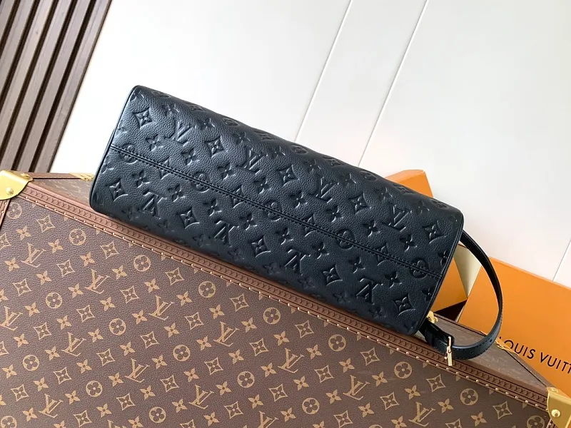 All categories Official website "Brand Women's Bags" Women's Bags 💙 LV 2026 new LV hand-held crossbody bag