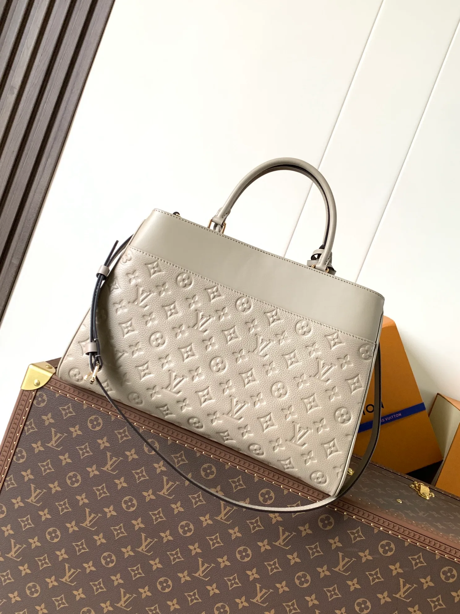 All categories Official website "Brand Women's Bags" Women's Bags 💙 LV 2026 new LV hand-held crossbody bag
