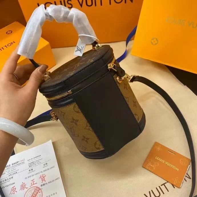 All categories Official website "Brand Women's Bags" Women's Bags 💙 LV imitation LV, high imitation LV bags, LV crossbody bags, 2023 official latest version LV fortune bag, LV bag factory, recommended bags, size: 15-17-15CM