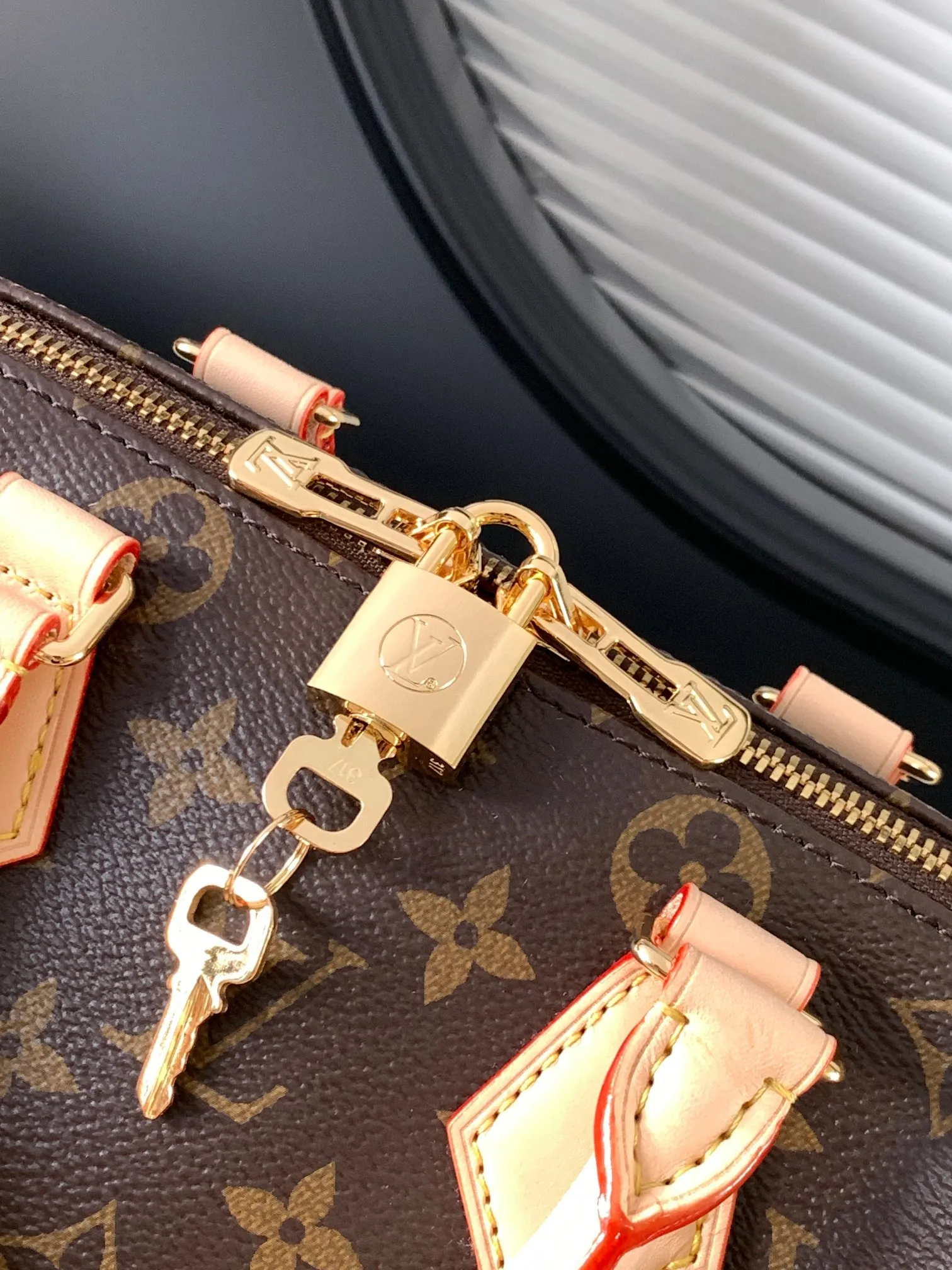 All Categories Official Website "Brand Women's Bags" Women's Bags 💙 LV 2026 Official Website New LV Crossbody Bag