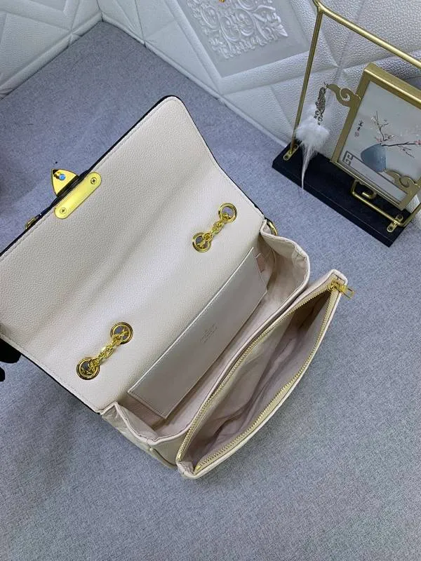 All Categories Official Website "Brand Women's Bags" Women's Bags 💙 LV Upgraded Original This Marceau chain bag is made of Monogram Empreinte embossed leather, with a plain leather flap and soft leather lining. Signature S-lock clasp and chain add to the elegance, and there's room for a large wallet and iPhone
