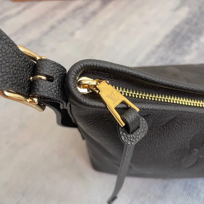All categories Official website "Brand Women's Bags" Women's Bags 💙 LV 2025 new LV armpit bag