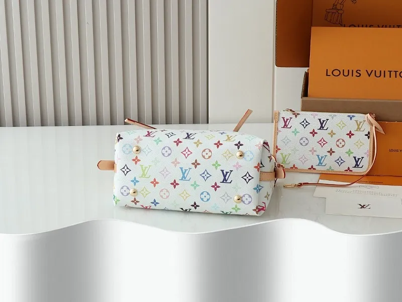All categories Official website "Brand Women's Bags" Women's Bags 💙 LV 2025 new LV armpit bag
