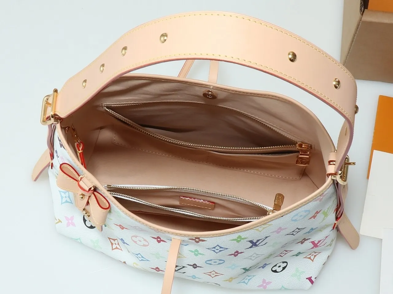 All categories Official website "Brand Women's Bags" Women's Bags 💙 LV 2025 new LV armpit bag