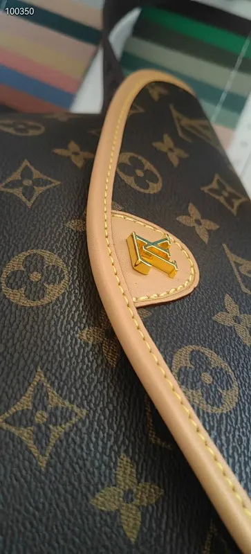 All categories Official website "Brand Women's Bags" Women's Bags 💙 LV fine imitation LV, high imitation LV bags, LV crossbody bags, 2023 official latest version LV cowhide crossbody bags, LV bag factory, recommended bags, size: 25-4-17CM