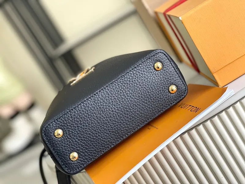 All Categories 💚 Authentic Grade Bags 💚 LV 2026 New LV Top Replica Crossbody Shoulder Bag
