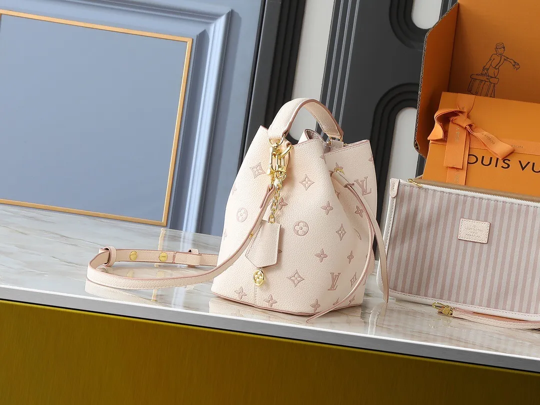 All Categories Official Website "Brand Women's Bags" Women's Bags 💙 LV 2025 New LV Crossbody Bag