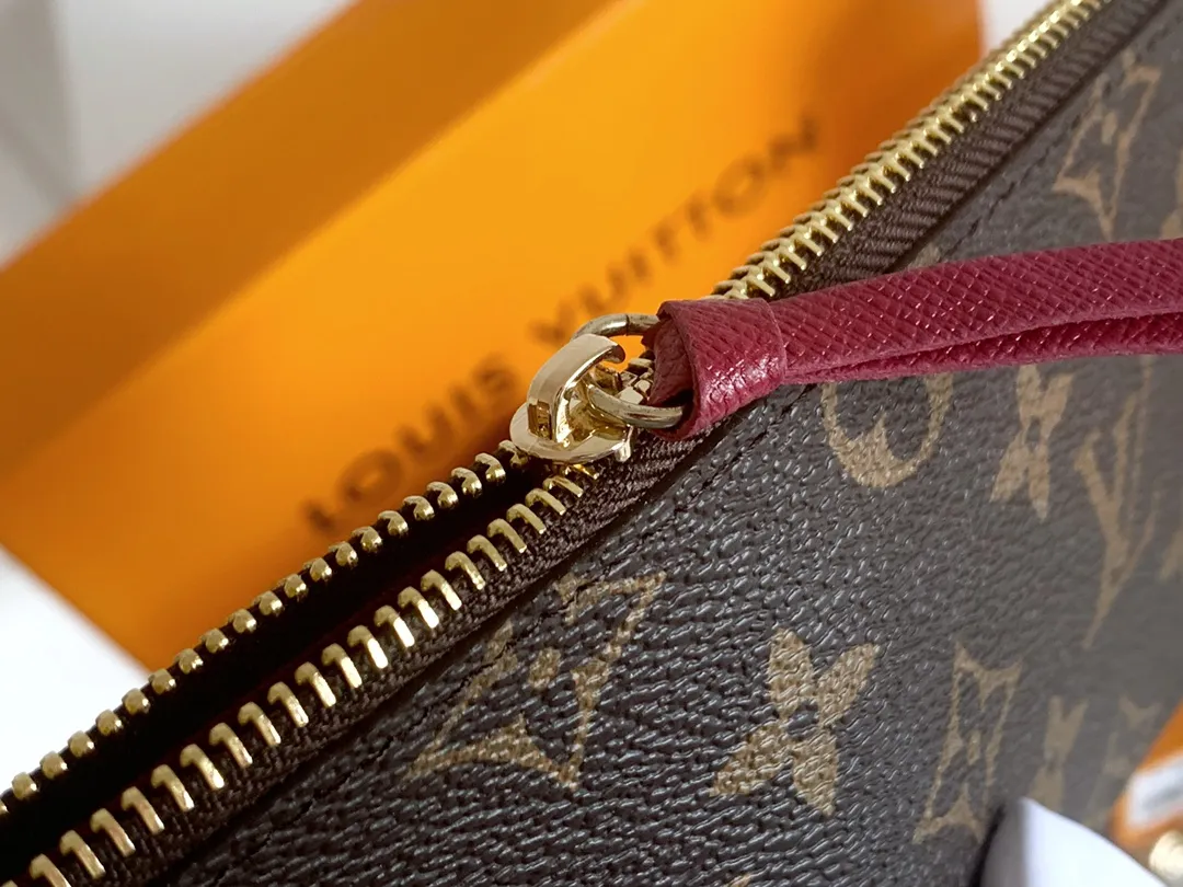 All Categories Official Website "Brand Women's Bags" Women's Bags 💙 LV 2026 New LV Classic Three-in-One Crossbody Bag