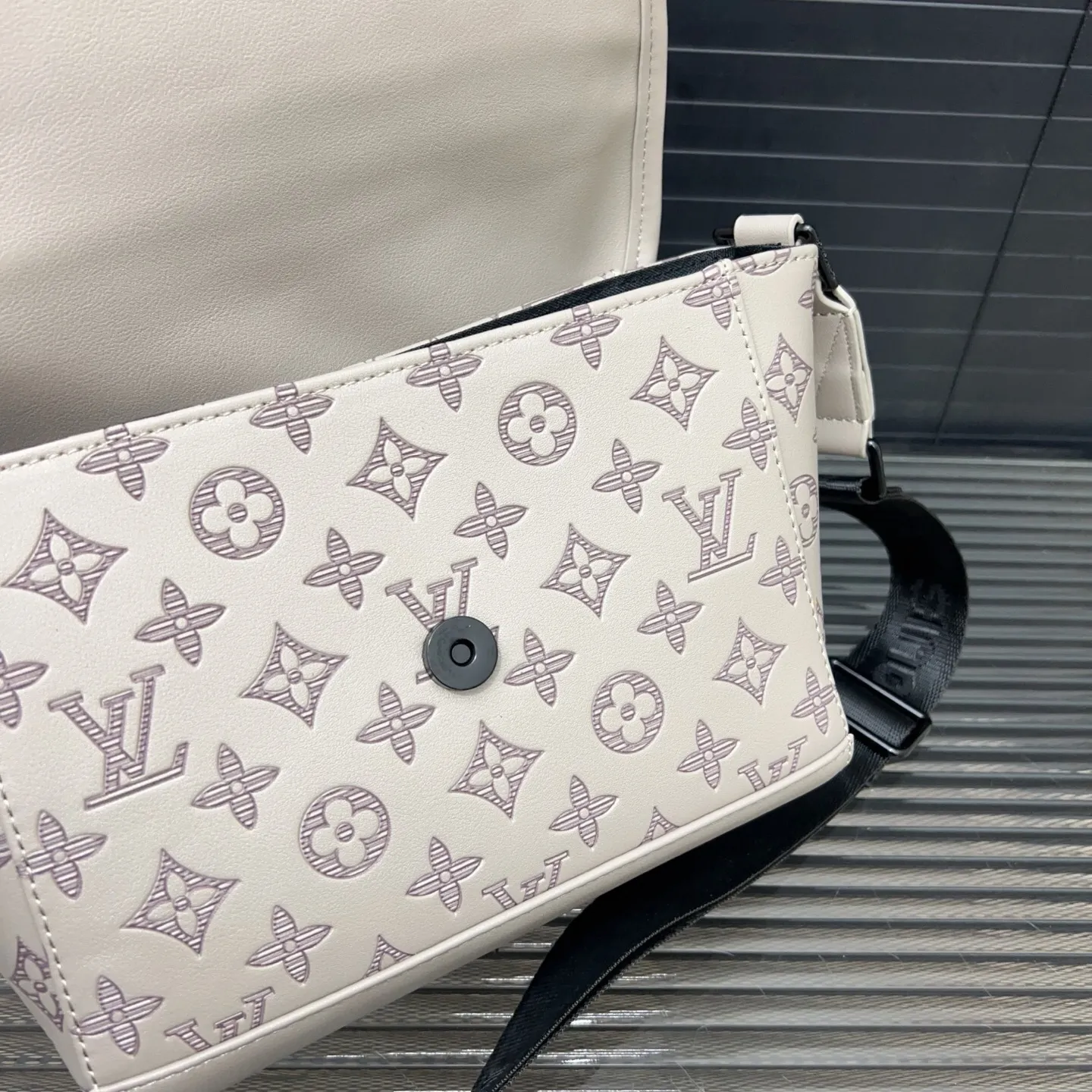 All Categories Official Website "Brand Women's Bags" Women's Bags 💙 LV 2025 New LV Crossbody Bag