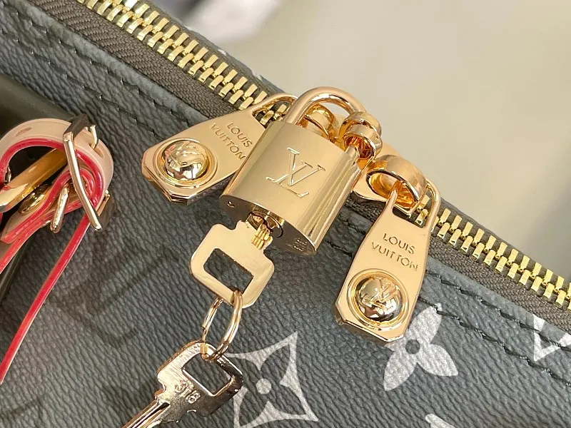 All Categories 💚 Authentic Grade Bags 💚 LV 2026 New LV Travel Bag