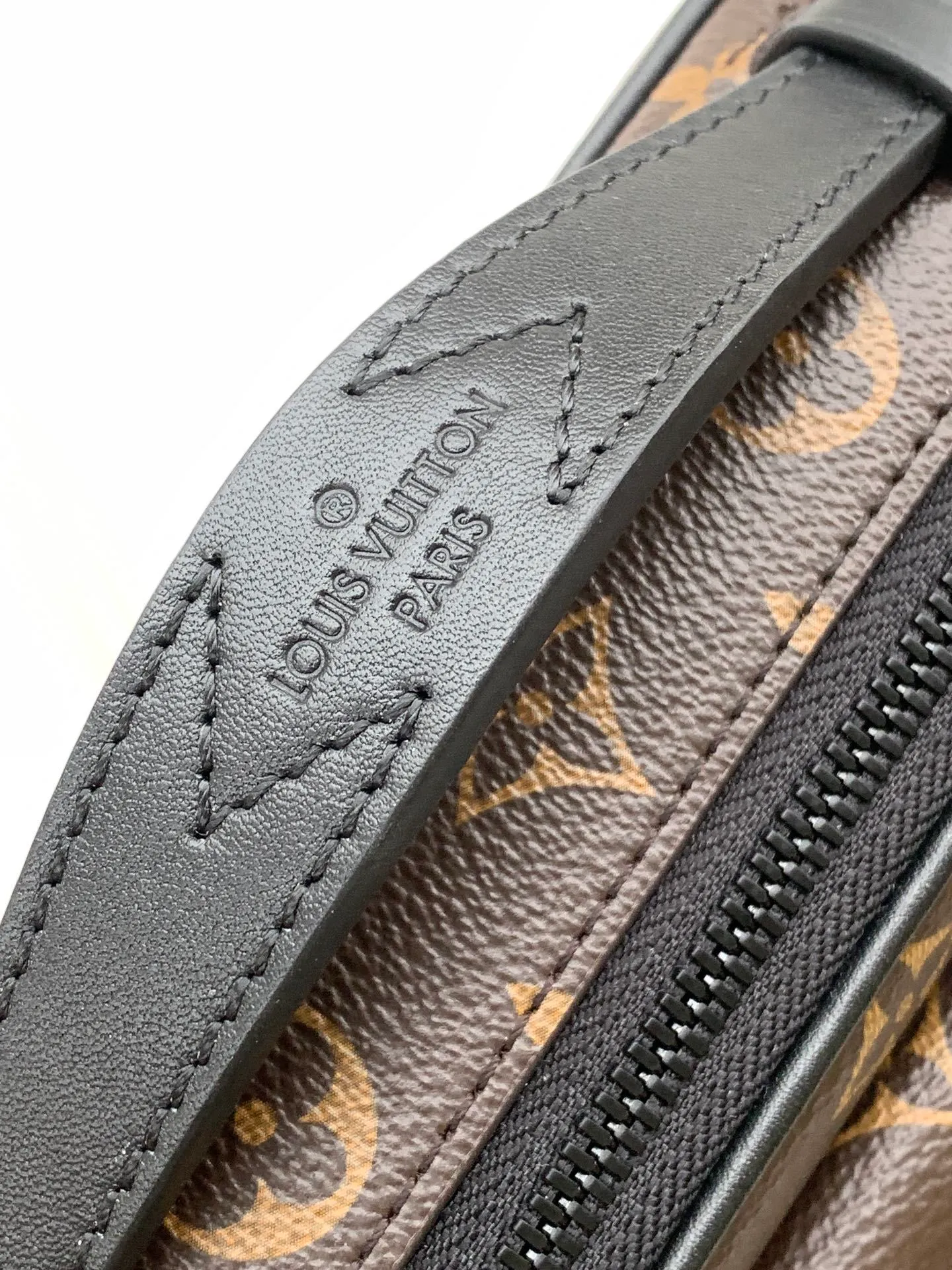 All Categories Official Website "Brand Women's Bags" Women's Bags 💙 LV 2026 New LV Crossbody Bag