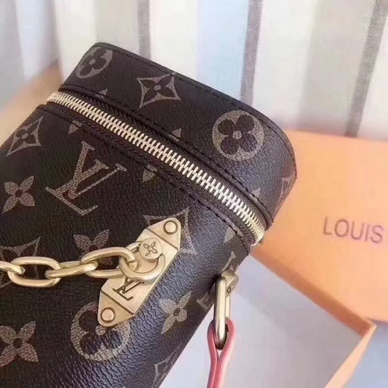 All categories Official website "Brand Women's Bags" Women's Bags 💙 LV fine imitation LV, high imitation LV bags, LV crossbody bags, 2023 official latest version LV bucket bag, LV bag factory, recommended bags, size: 11-6-16.5CM