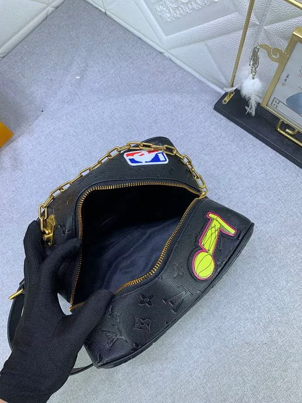 All Categories Official Website "Brand Women's Bags" Women's Bags 💙 LV Dopp Kit Toilet Bag is made of Monogram embossed Taurillon leather, and the full leather embossed NBA Toilet Bag Clutch Box Bag is embellished with a large LV basketball logo and a classic NBA logo patch, witnessing the joint creativity of Louis Vuitton and the NBA.