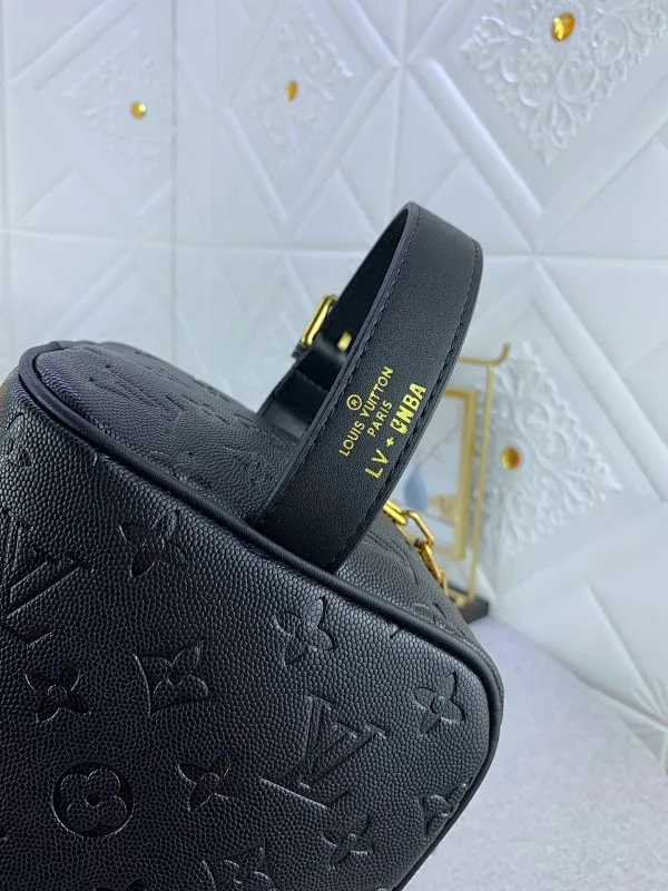 All Categories Official Website "Brand Women's Bags" Women's Bags 💙 LV Dopp Kit Toilet Bag is made of Monogram embossed Taurillon leather, and the full leather embossed NBA Toilet Bag Clutch Box Bag is embellished with a large LV basketball logo and a classic NBA logo patch, witnessing the joint creativity of Louis Vuitton and the NBA.
